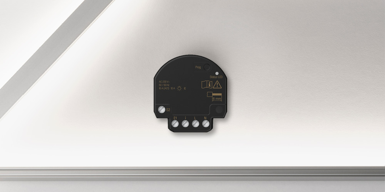 JUNG HOME Jalousieaktor Mini bei ElektroService Rainer Thodte GmbH in Halle (Saale)
